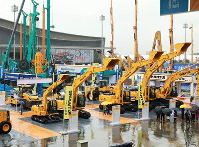 绿色智造引领“芯”未来 山推挖掘机携多款顶级装备闪耀2021长沙国际工程机械展